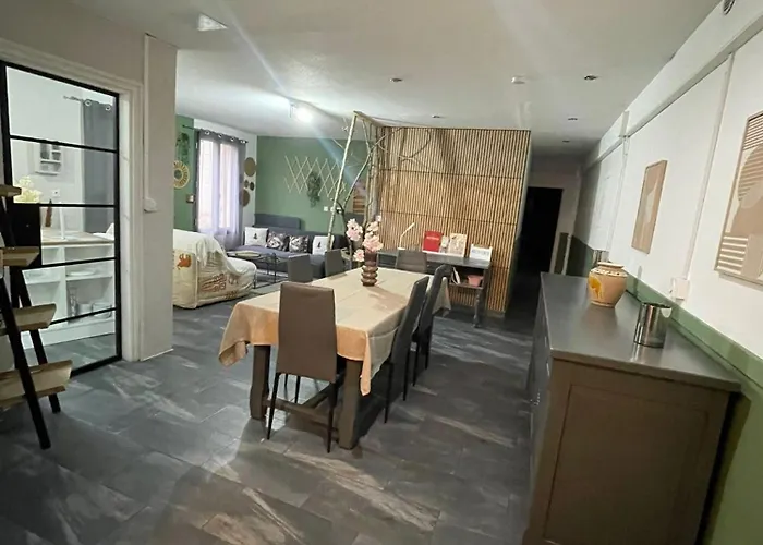 Apartment In Grey